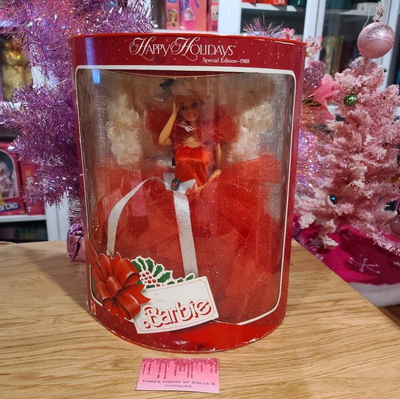 NEW! 1988 THE VERY FIRST HOLIDAY BARBIE!